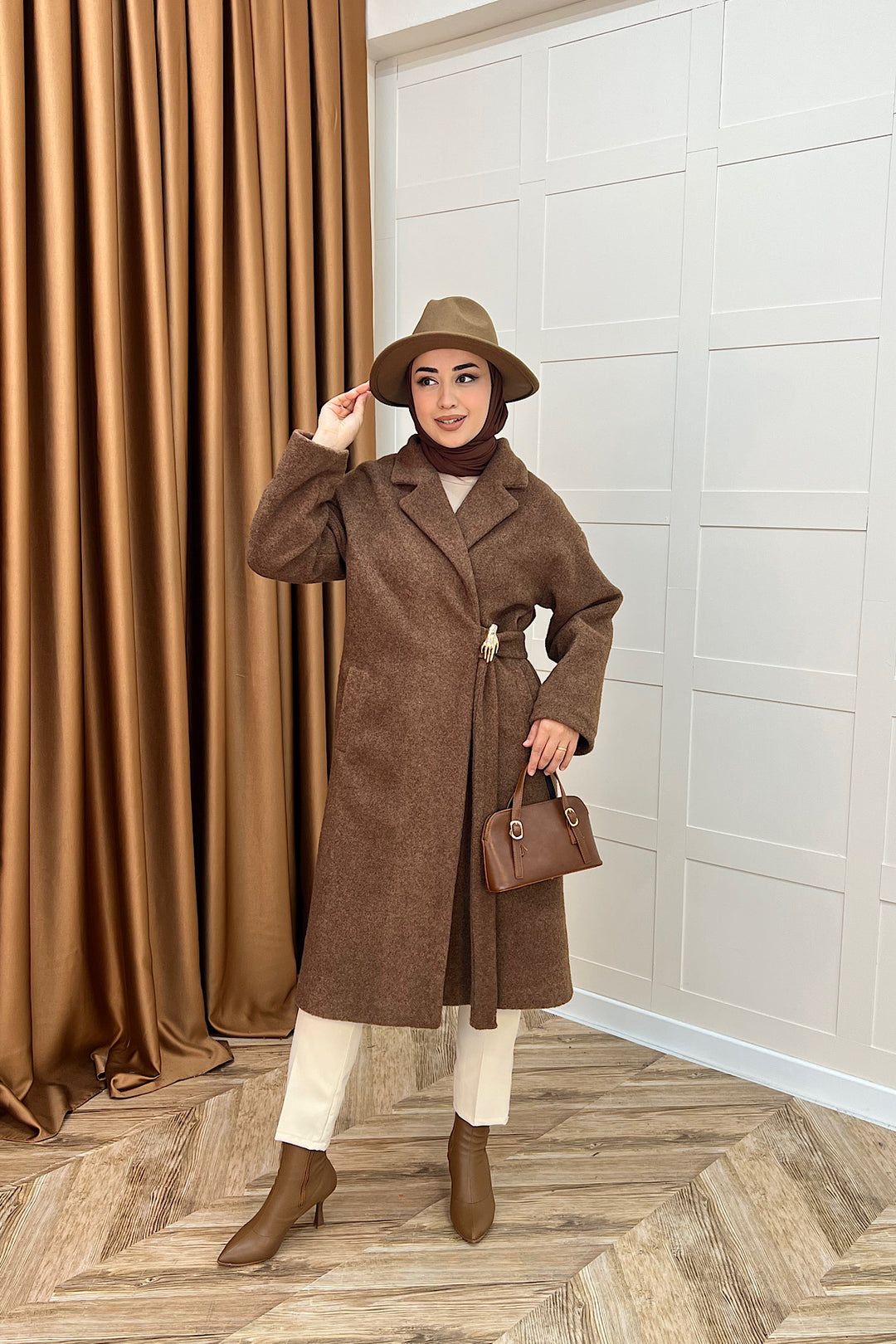 Yaren Premium Kumaş Broş Detay Kaban Kahverengi 5511-KAHVERENGI