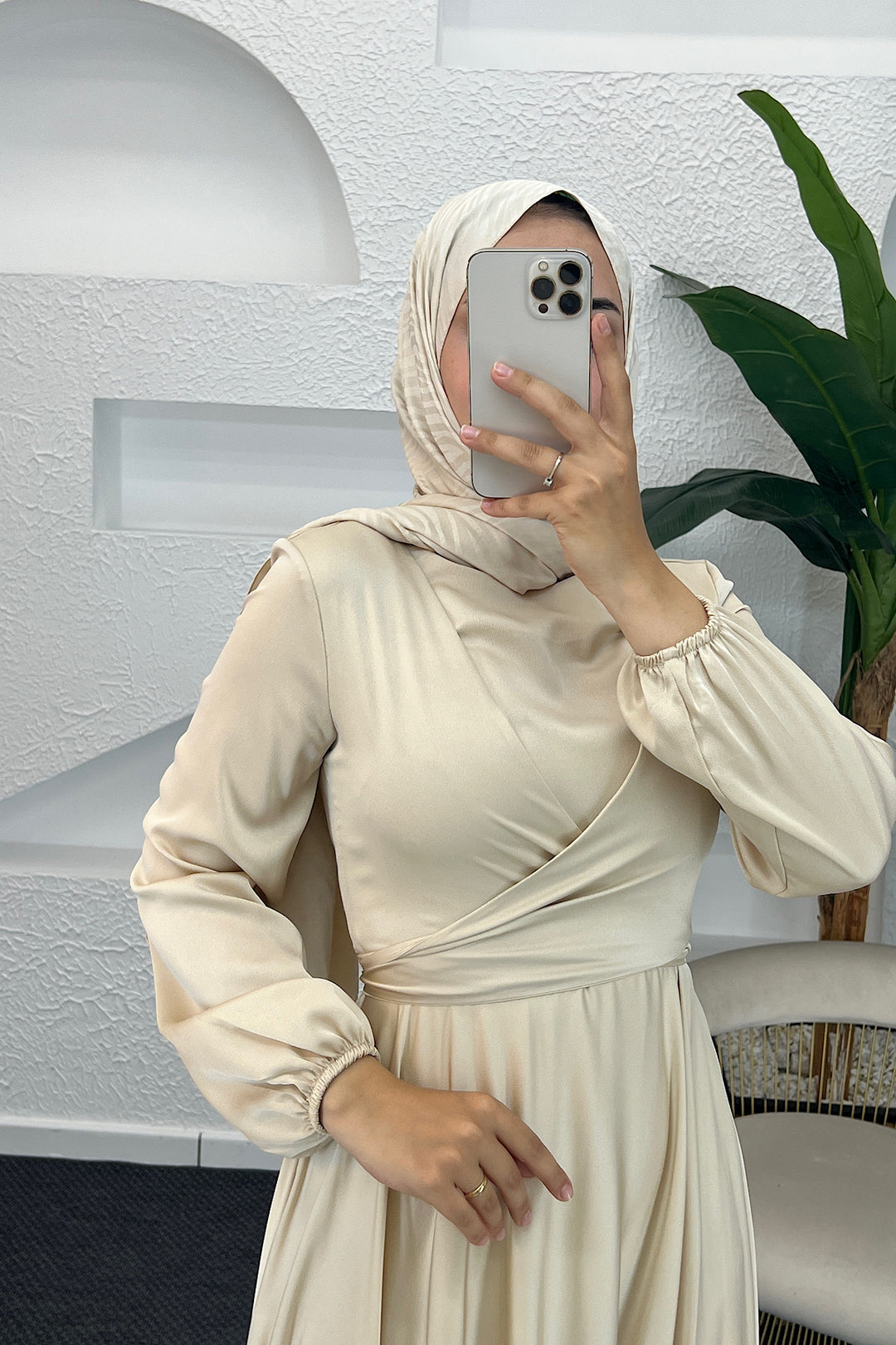 Önü Çarpraz Saten Abiye Krem 4529-KREM