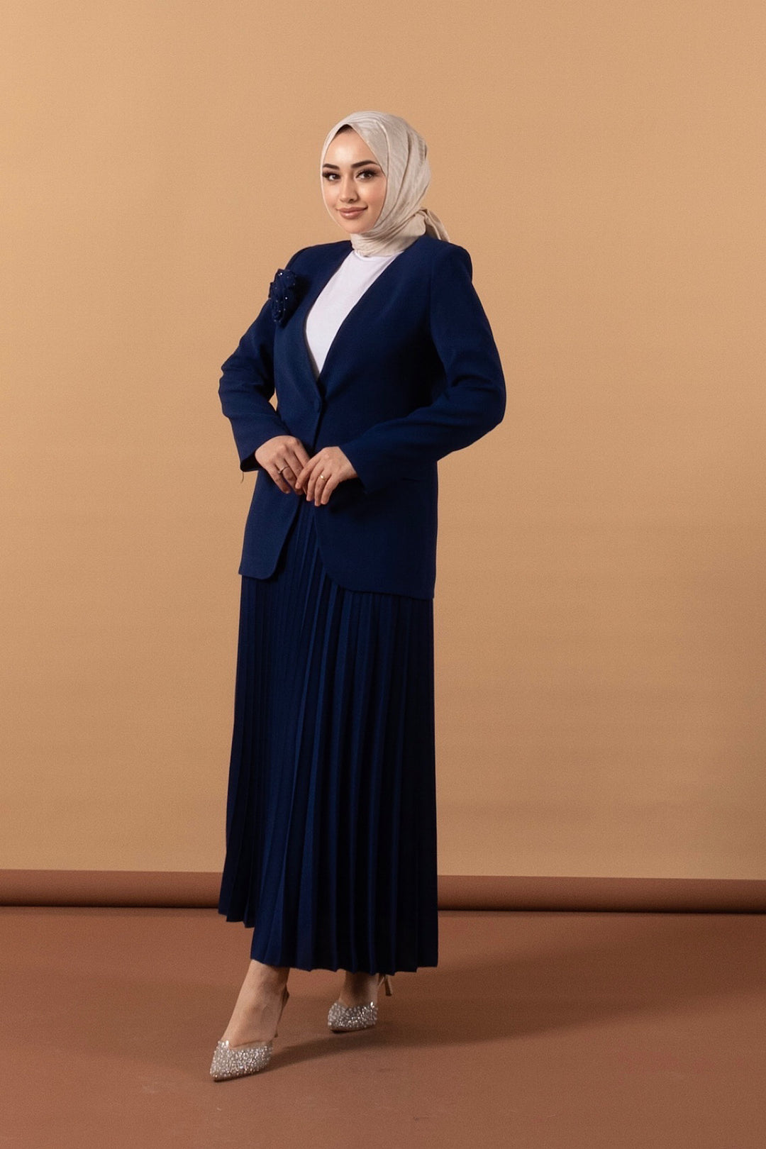 Eteği Piliseli Broş Detay Takım Lacivert 2031-LACIVERT