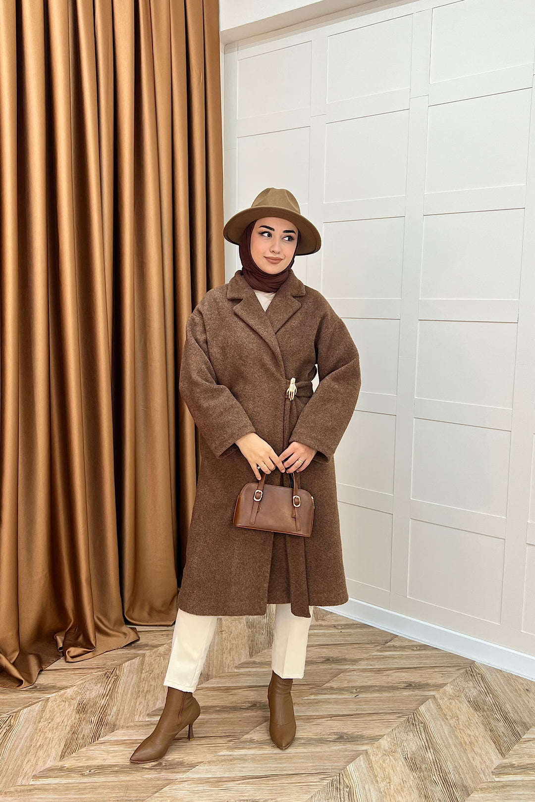 Yaren Premium Kumaş Broş Detay Kaban Kahverengi 5511-KAHVERENGI