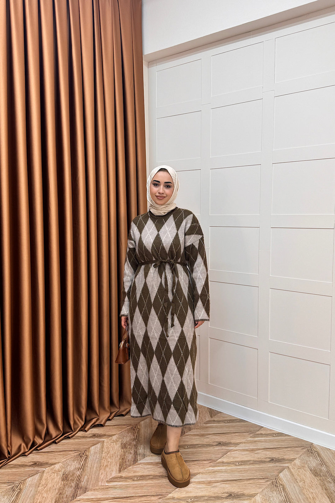 Baklava Desenli Triko Elbise Kahverengi 241300-KAHVERENGI