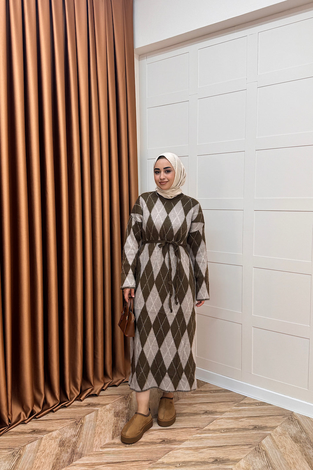 Baklava Desenli Triko Elbise Kahverengi 241300-KAHVERENGI