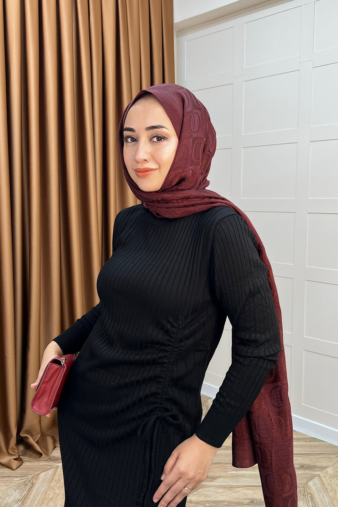 Yandan Büzgülü Triko Elbise Siyah 24870-SIYAH