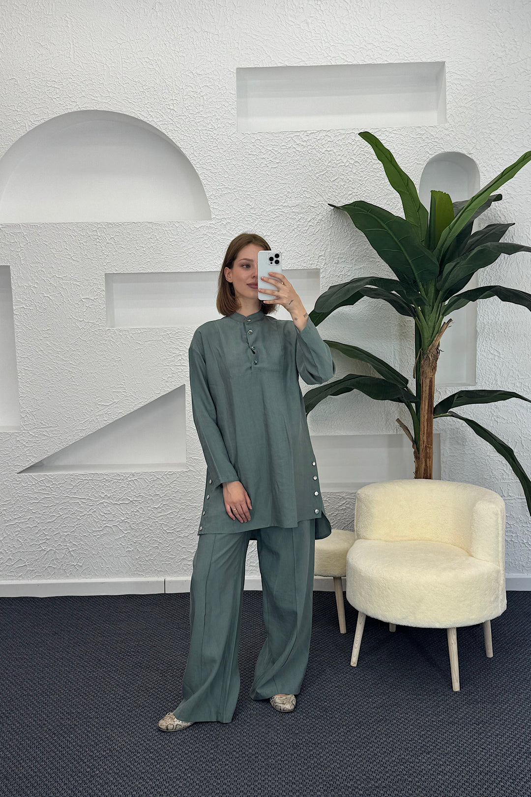 Yanları Çıtçıtlı Tesla Takım Mint 1947-MINT