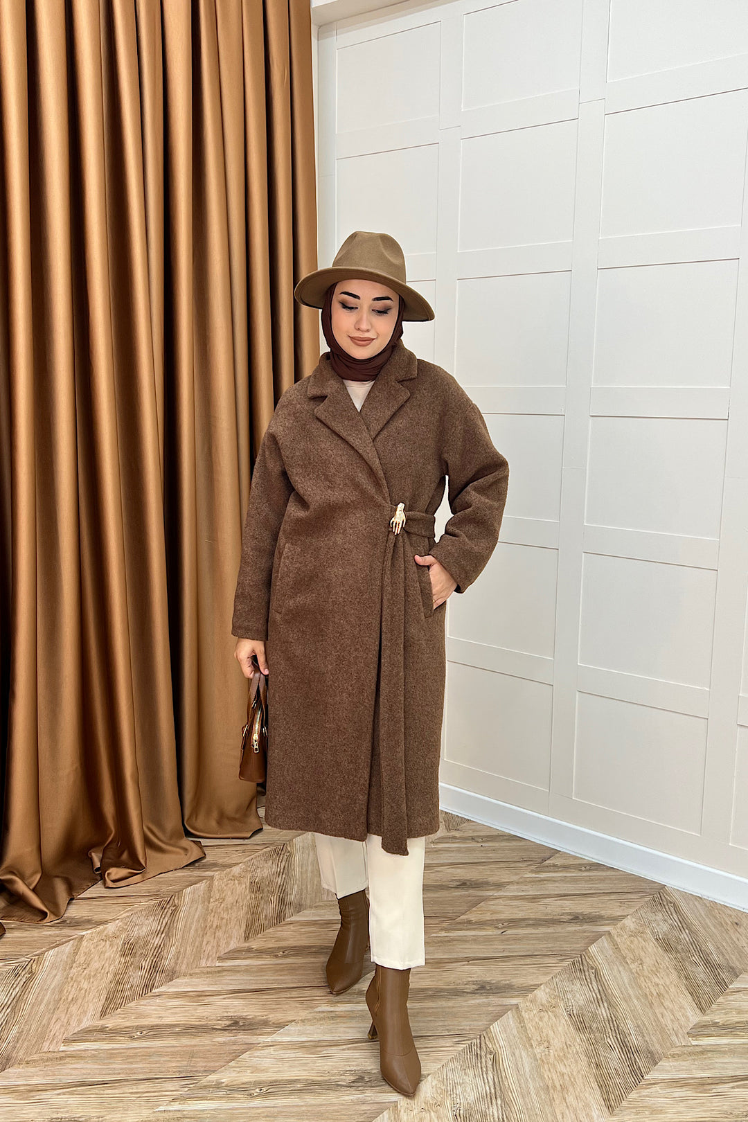 Yaren Premium Kumaş Broş Detay Kaban Kahverengi 5511-KAHVERENGI