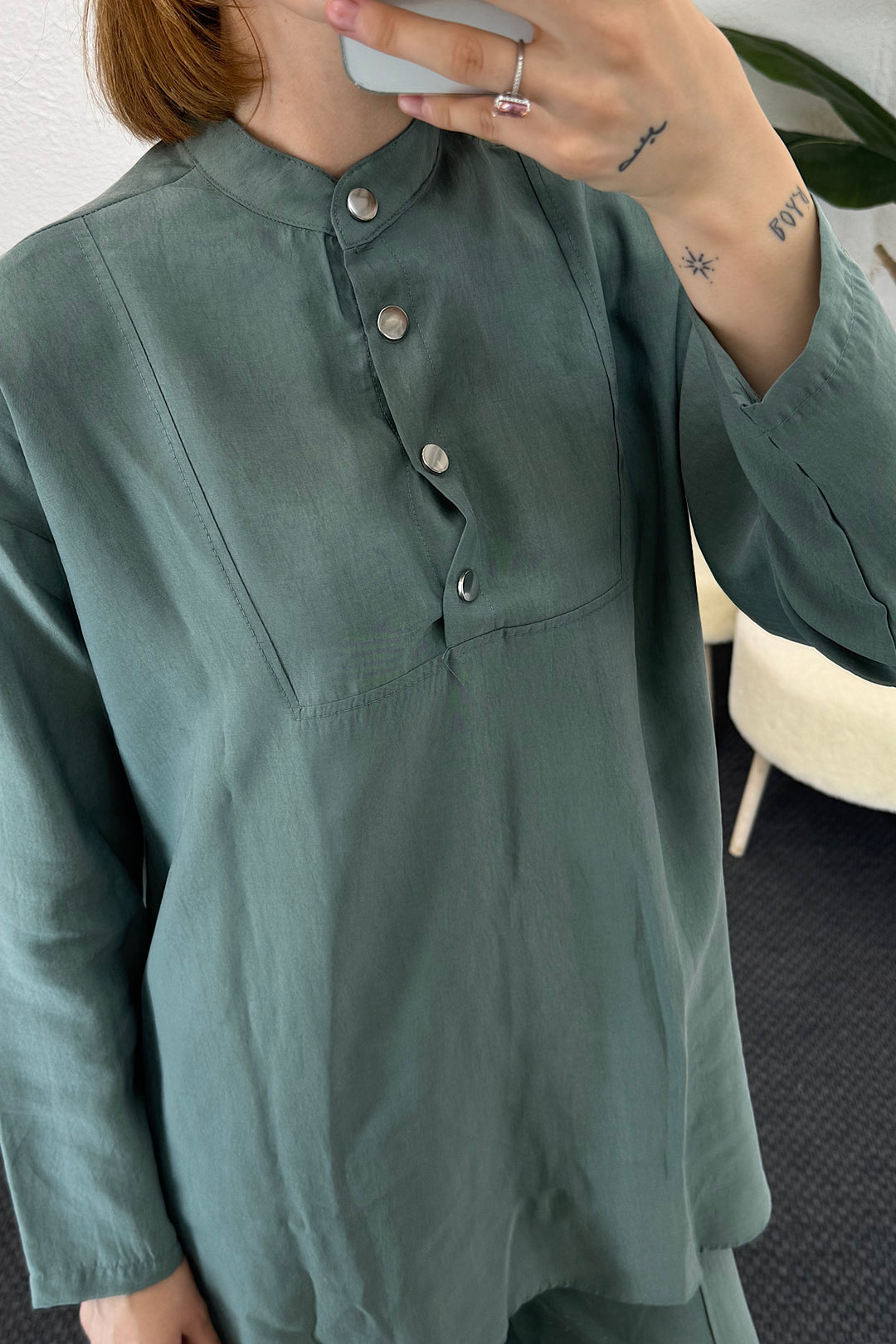 Yanları Çıtçıtlı Tesla Takım Mint 1947-MINT