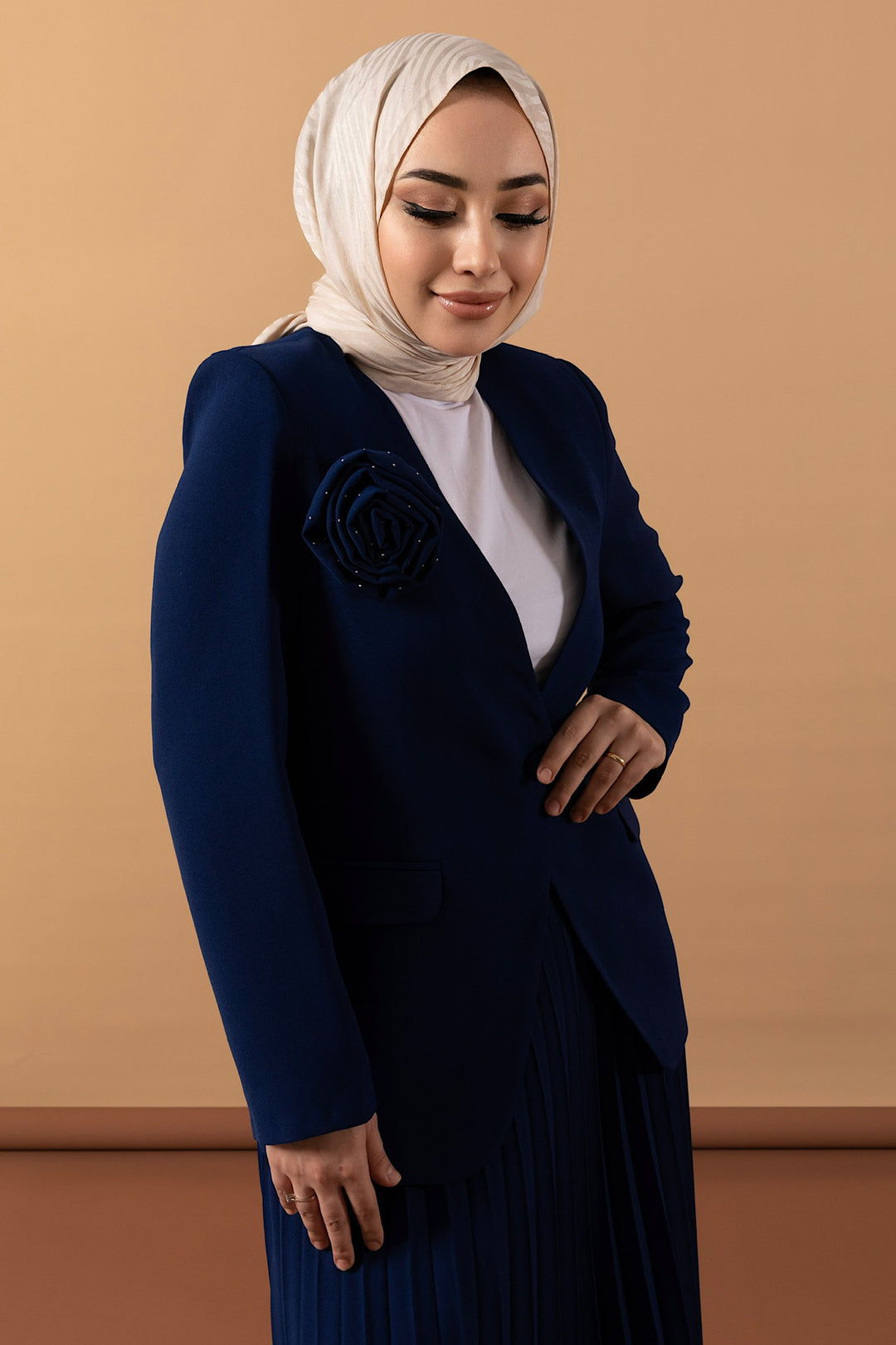 Eteği Piliseli Broş Detay Takım Lacivert 2031-LACIVERT