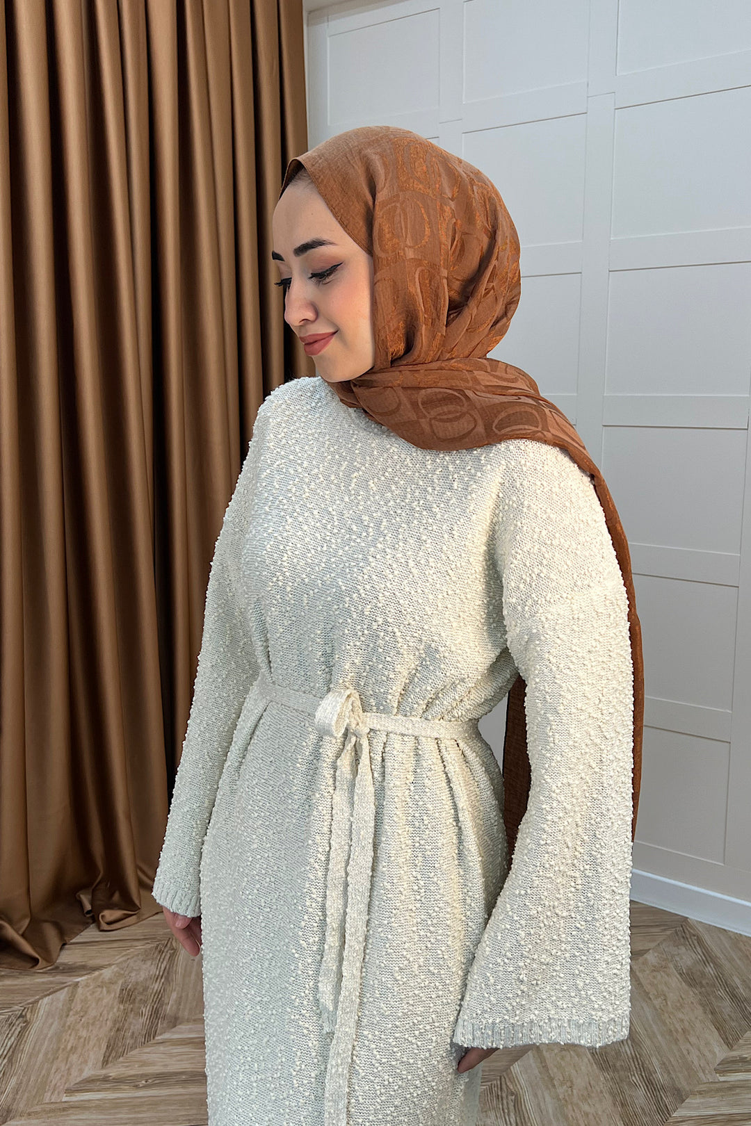 Yumoş Sim Karışımlı Salaş Triko Elbise Krem 252500-KREM