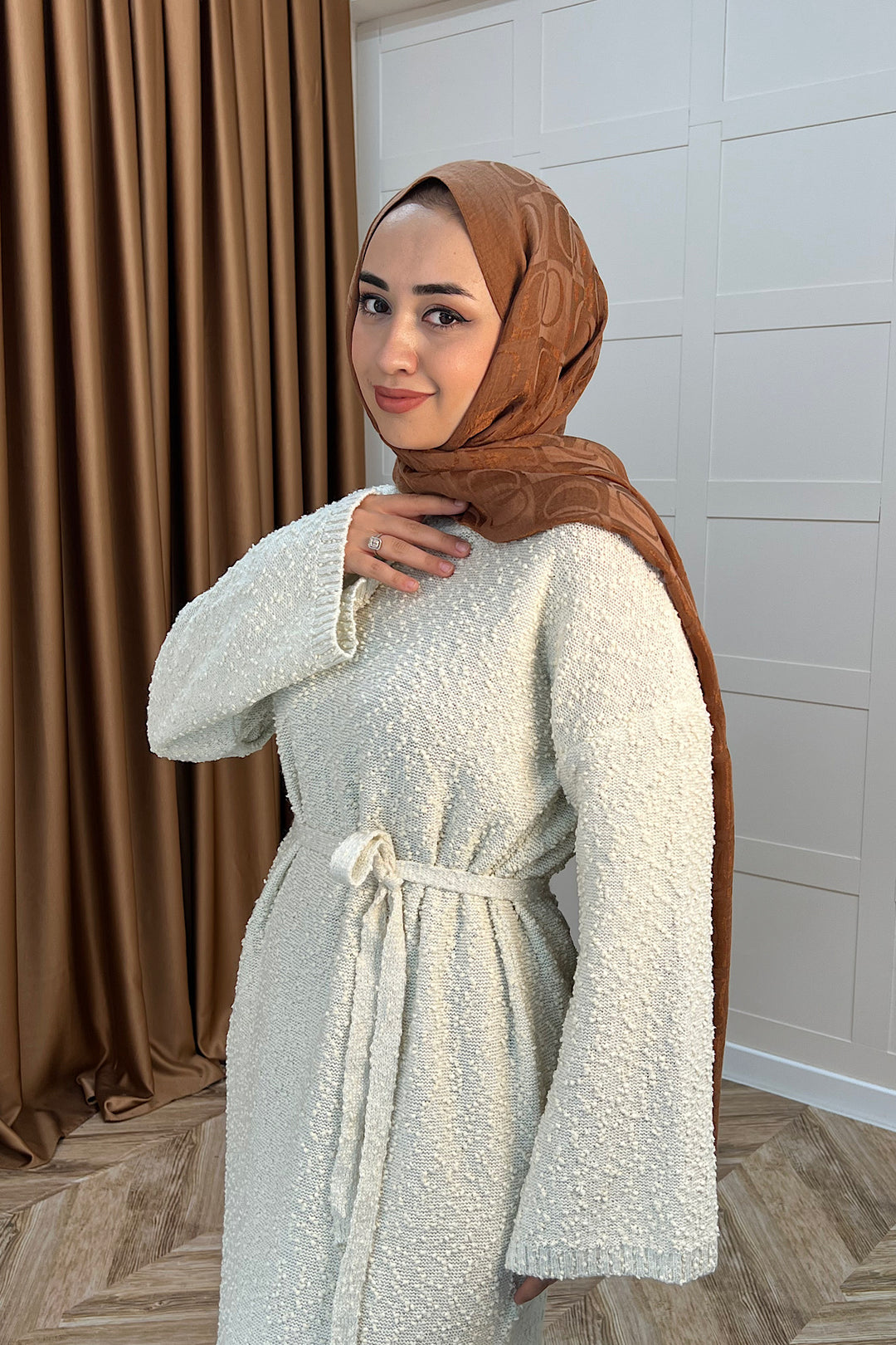 Yumoş Sim Karışımlı Salaş Triko Elbise Krem 252500-KREM