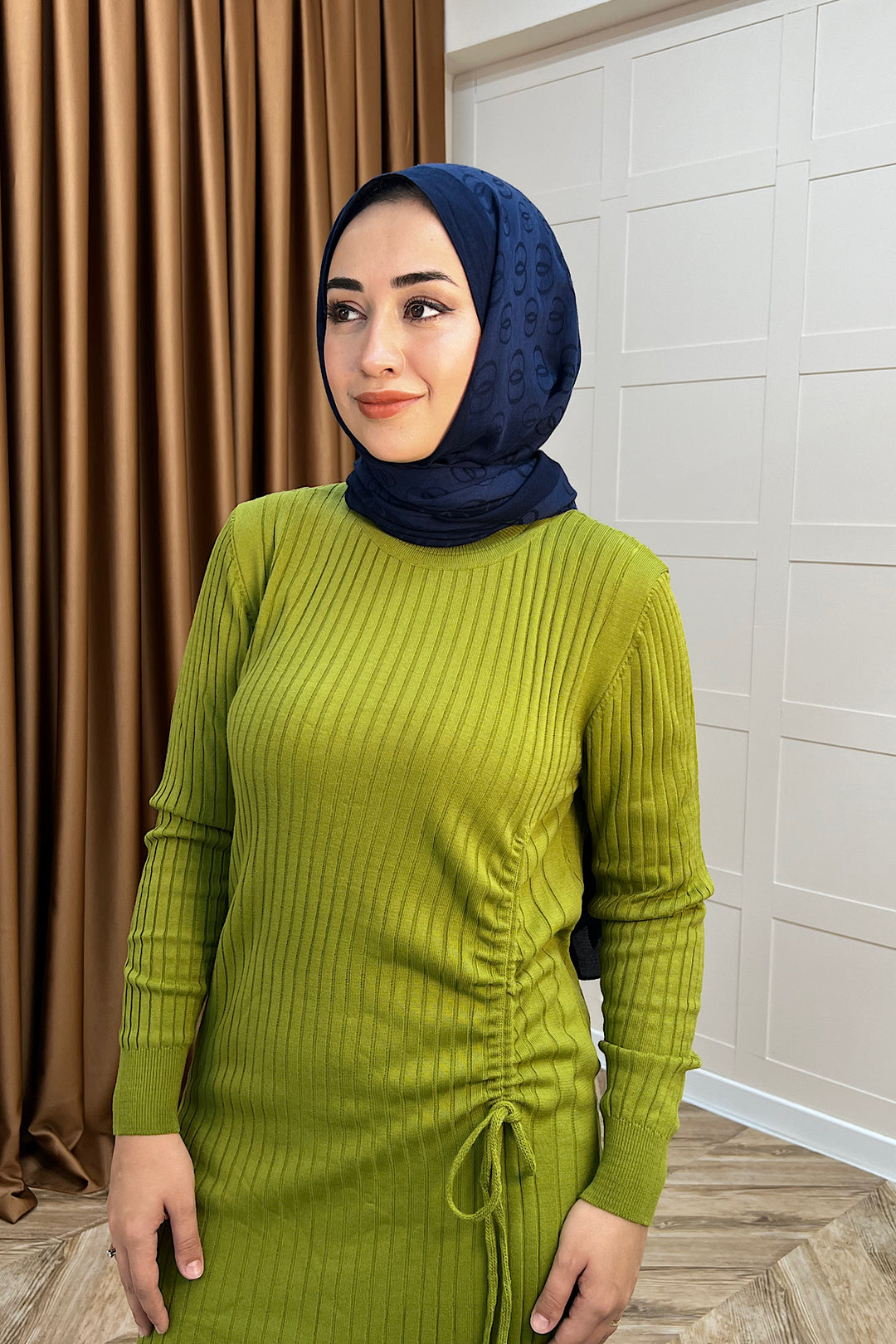 Yandan Büzgülü Triko Elbise Yağ Yeşili 24870-YAGYESILI