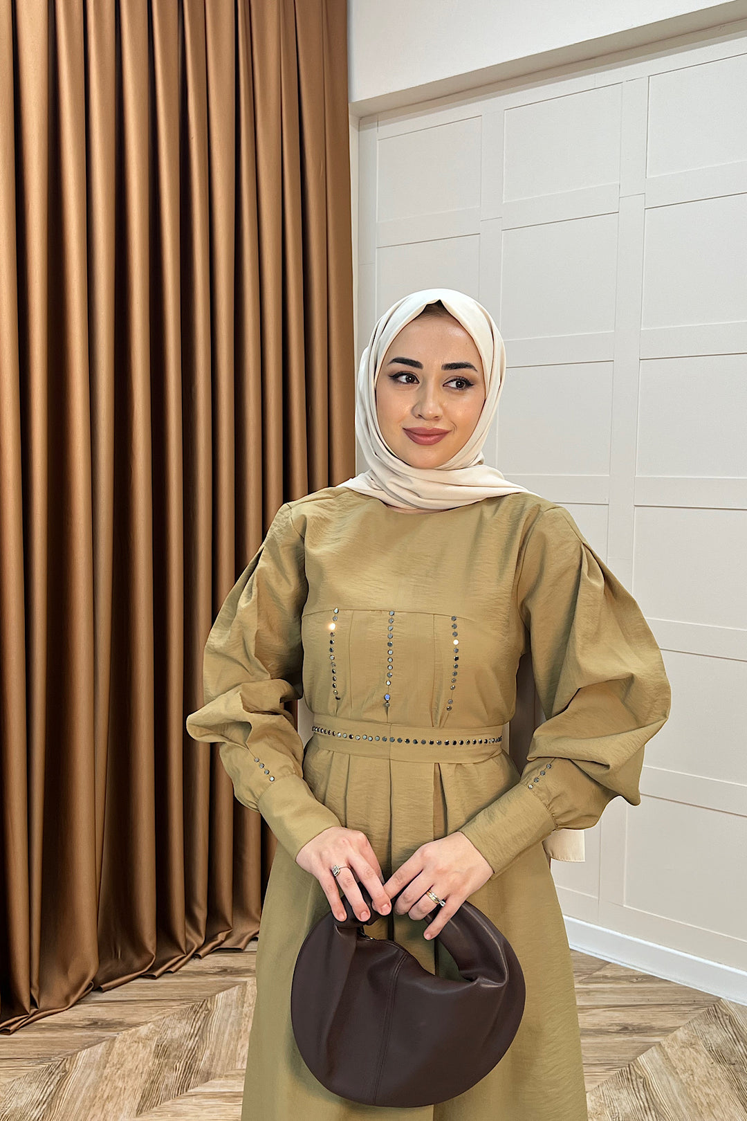 Lara Taş Detaylı Elbise Yağ Yeşili 26030-YAGYESILI