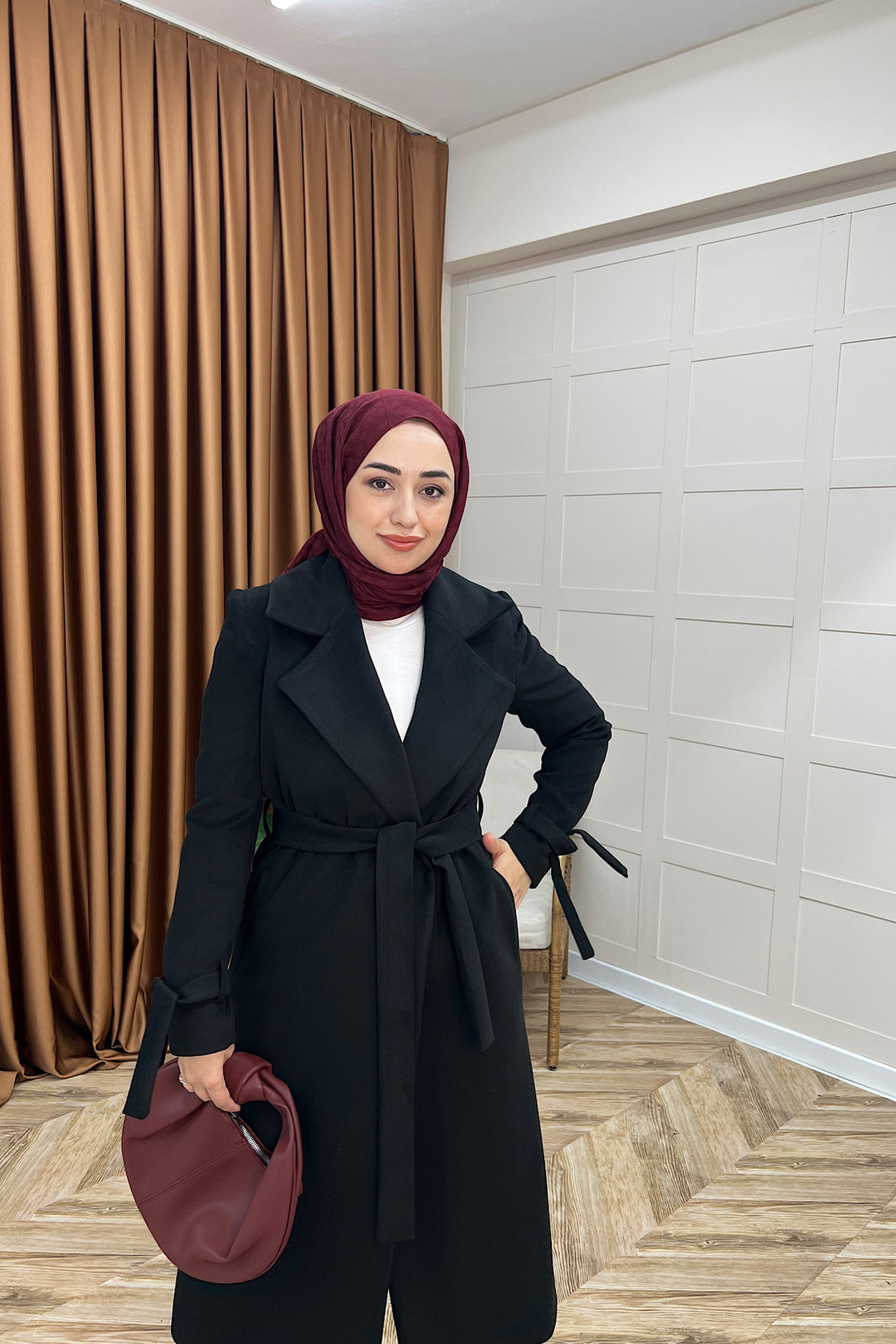 Bilek Detay Kuşaklı Uzun Kaban Siyah 05476-SIYAH