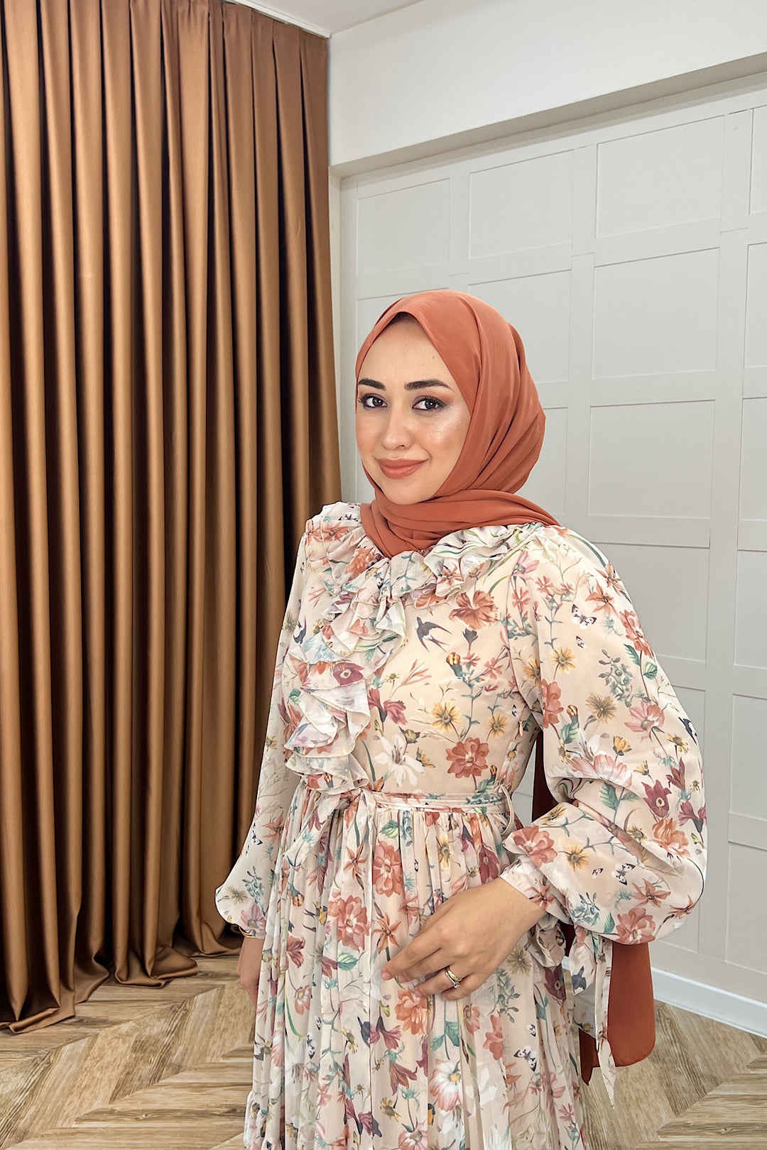 Loreno Yaka Detay Elbise Krem 03054-KREM