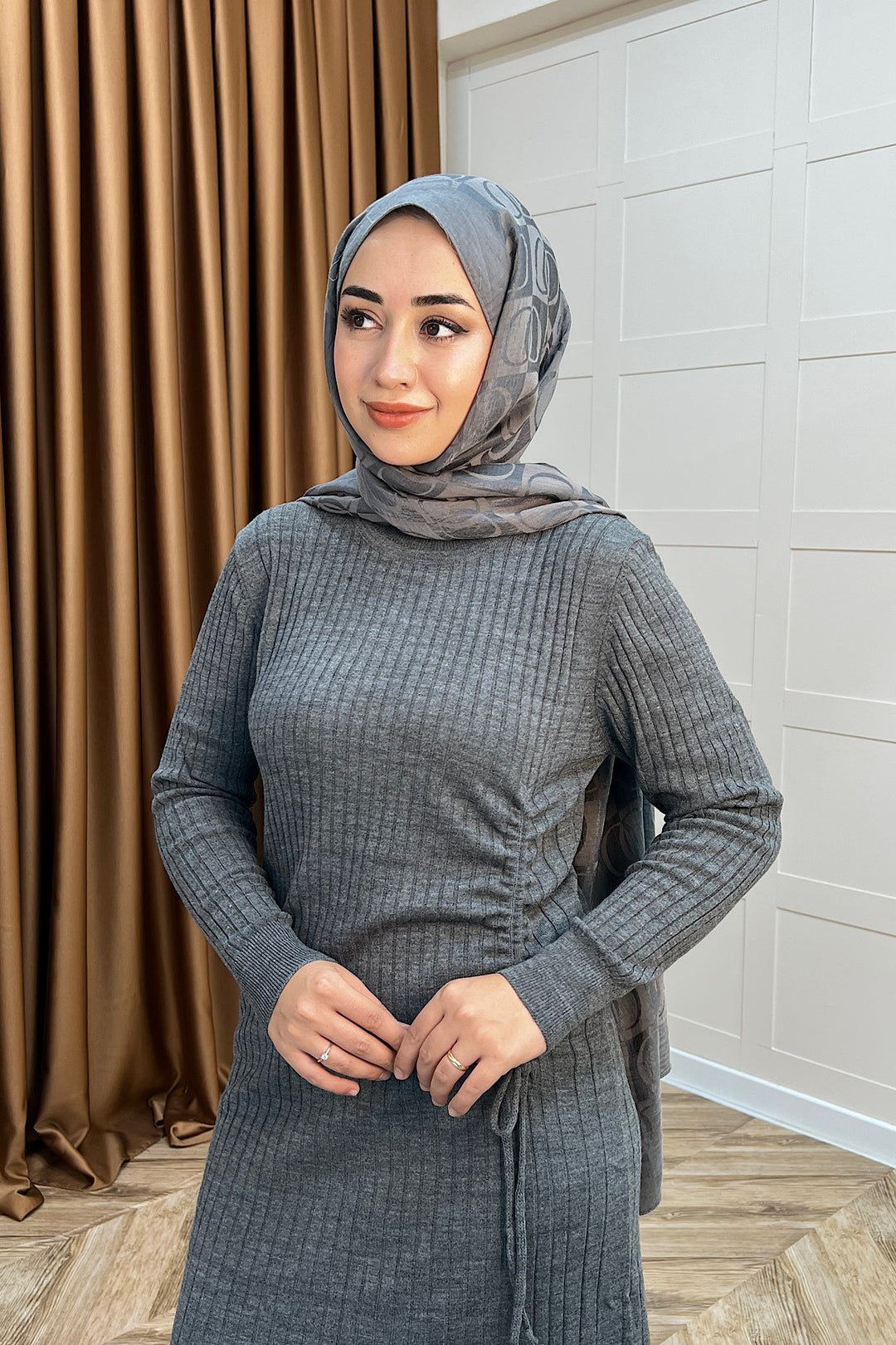 Yandan Büzgülü Triko Elbise Gri 24870-GRI