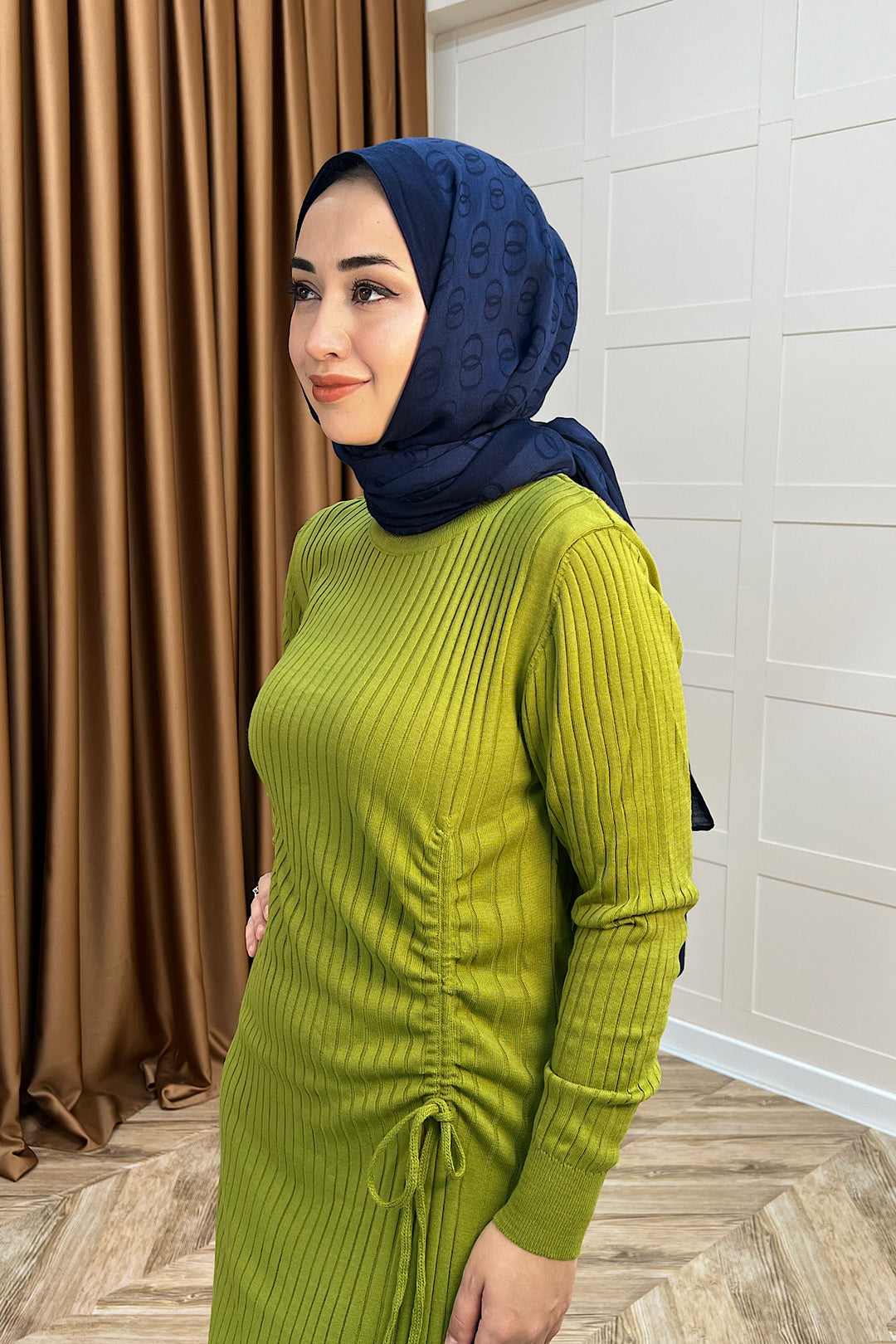 Yandan Büzgülü Triko Elbise Yağ Yeşili 24870-YAGYESILI