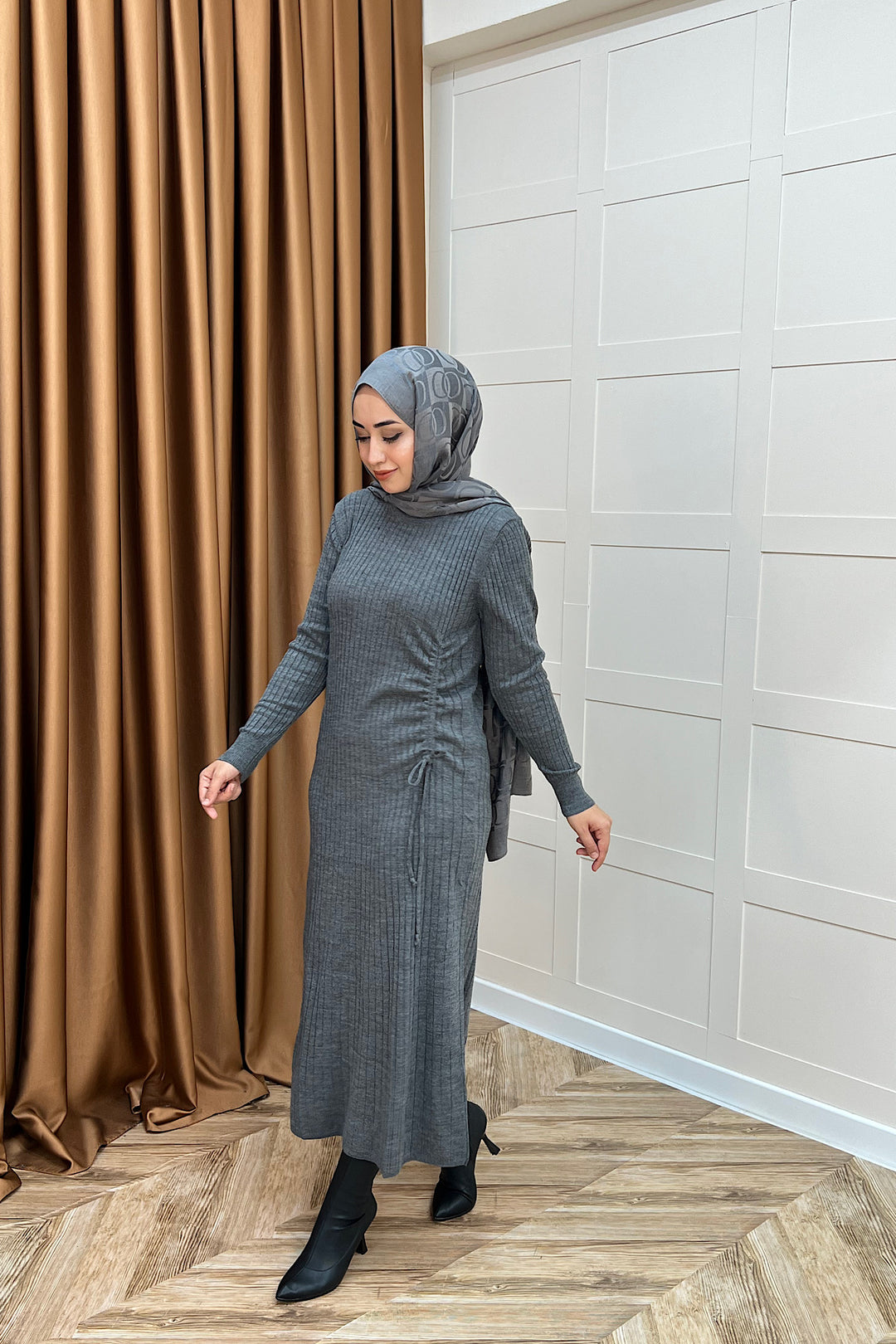 Yandan Büzgülü Triko Elbise Gri 24870-GRI