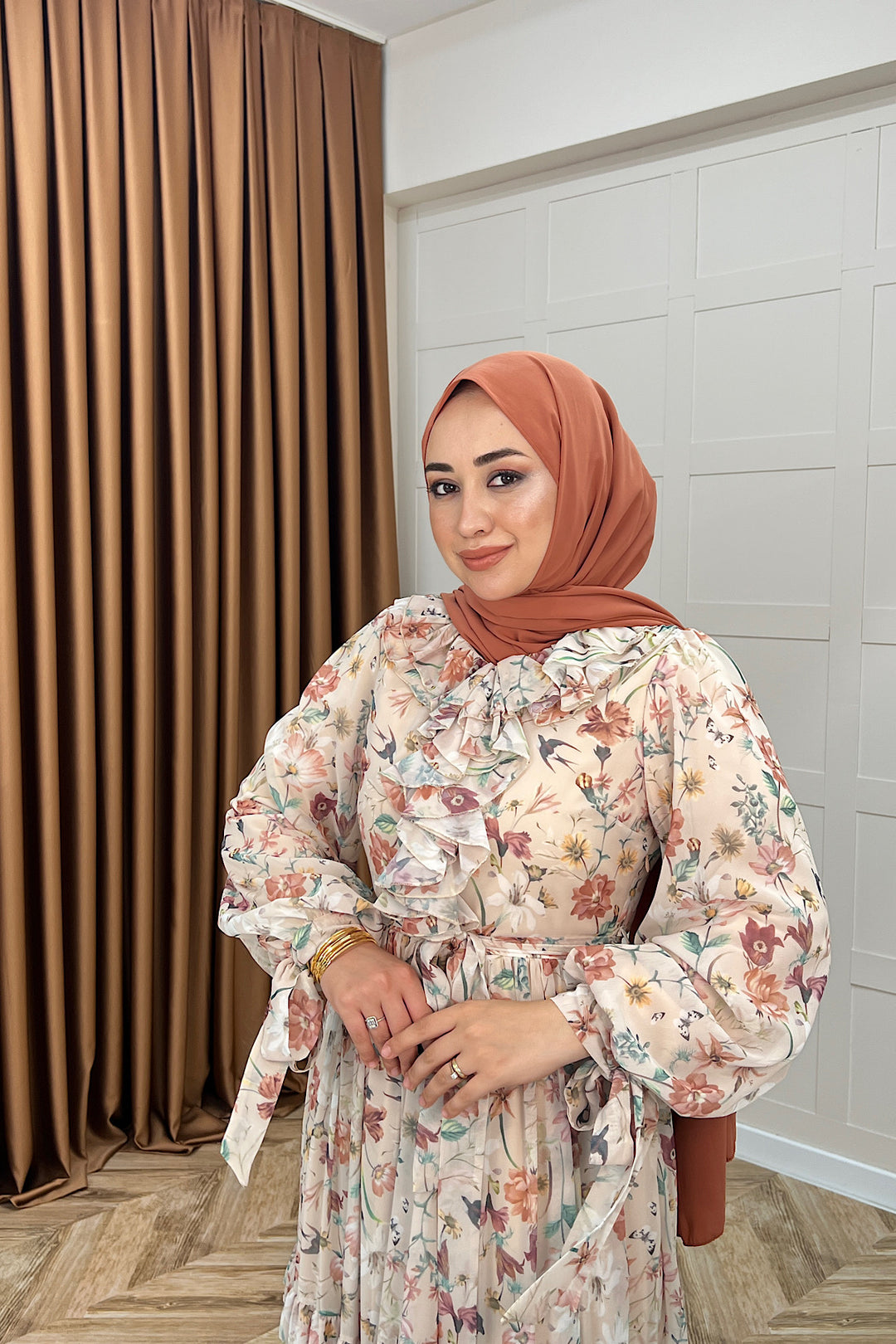 Loreno Yaka Detay Elbise Krem 03054-KREM