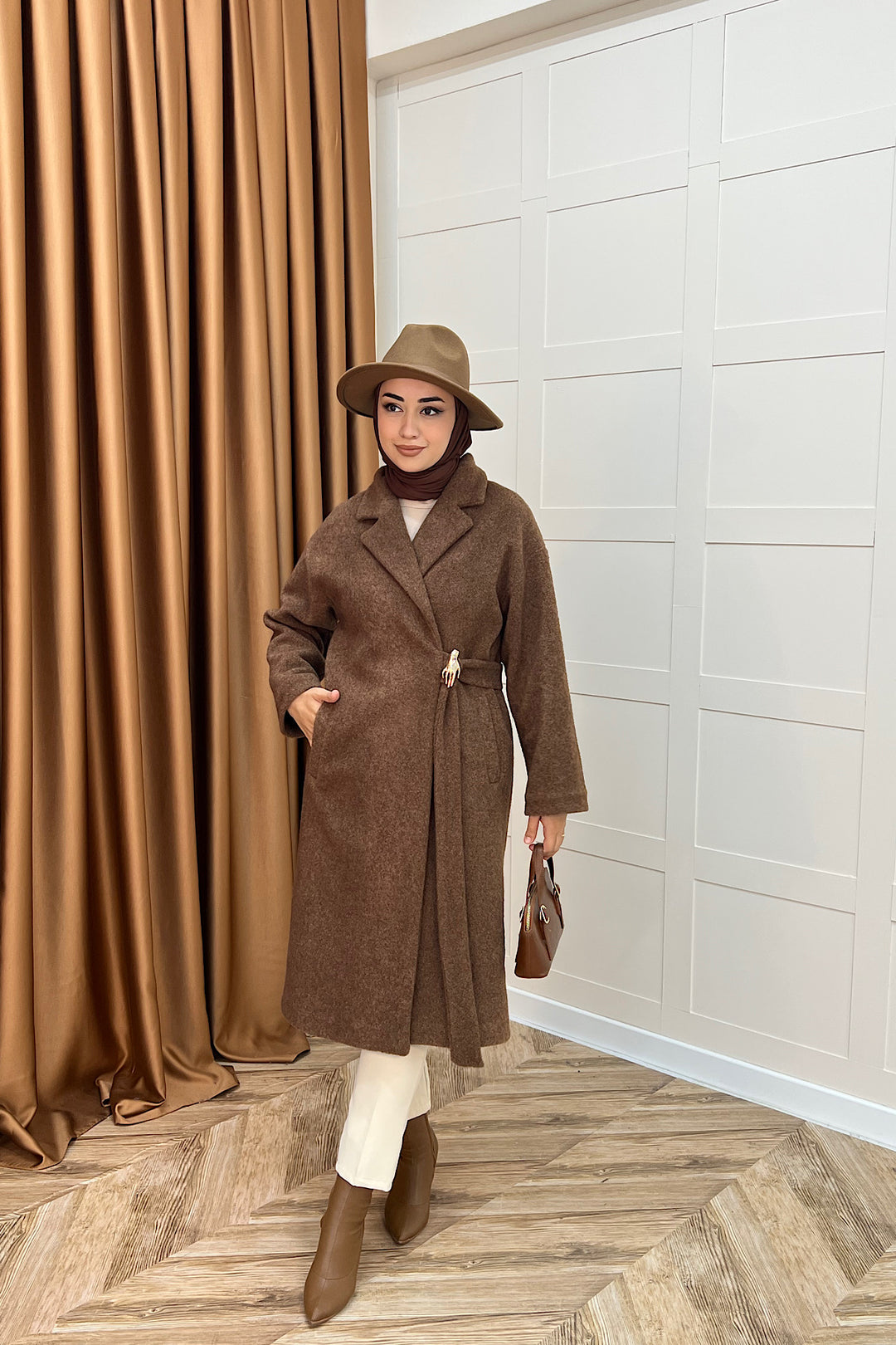 Yaren Premium Kumaş Broş Detay Kaban Kahverengi 5511-KAHVERENGI