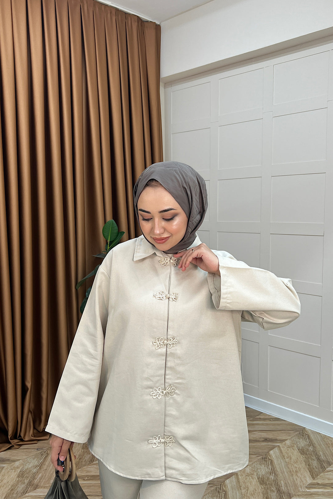 Nilda Aksesuar Düğmeli Takım Taş 62812-TAS