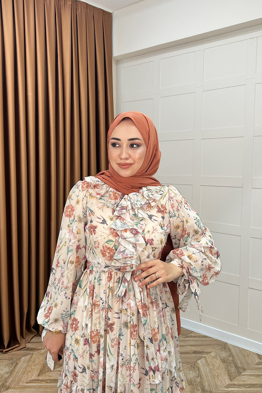 Loreno Yaka Detay Elbise Krem 03054-KREM