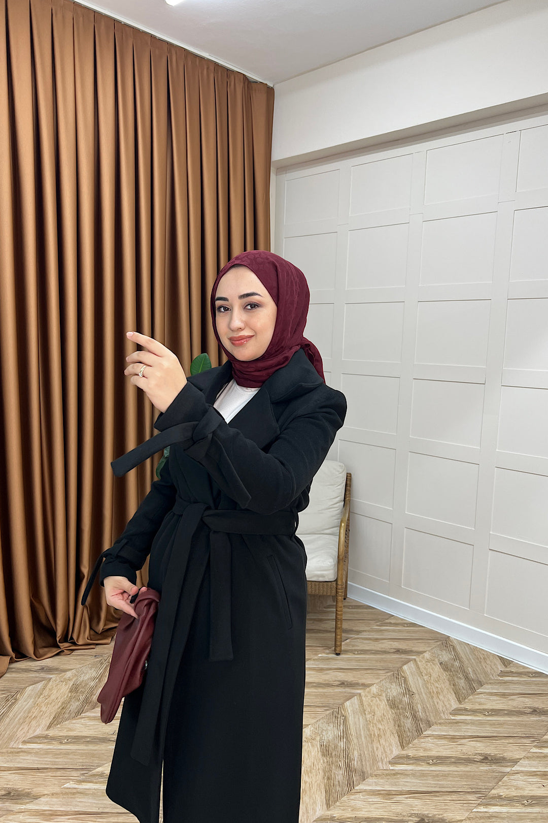 Bilek Detay Kuşaklı Uzun Kaban Siyah 05476-SIYAH