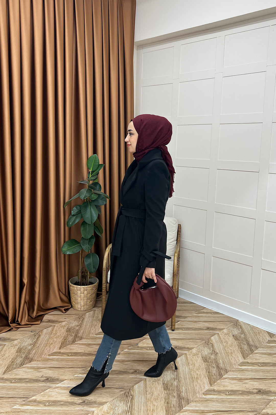 Bilek Detay Kuşaklı Uzun Kaban Siyah 05476-SIYAH