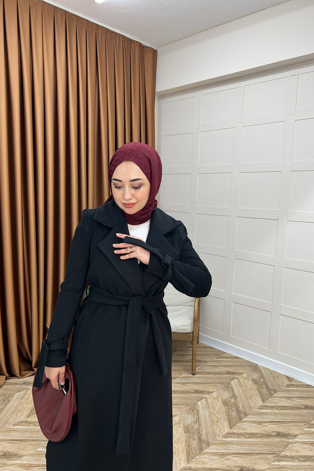 Bilek Detay Kuşaklı Uzun Kaban Siyah 05476-SIYAH