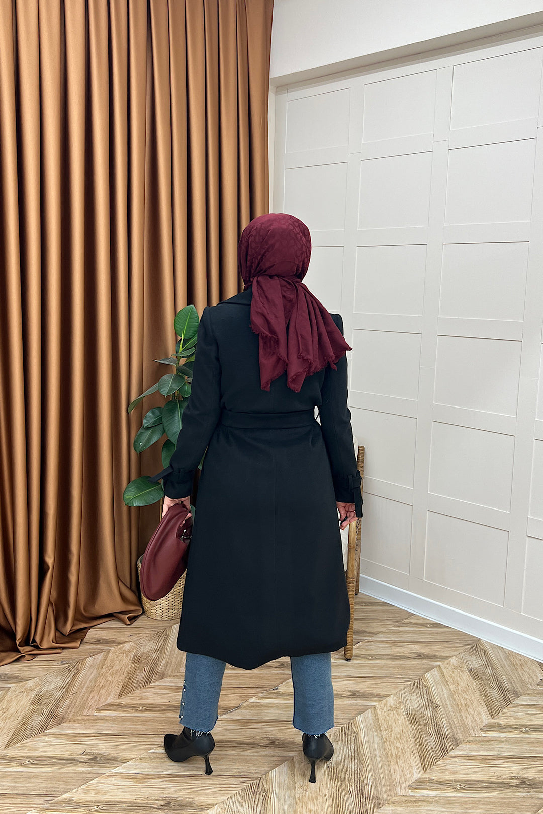 Bilek Detay Kuşaklı Uzun Kaban Siyah 05476-SIYAH