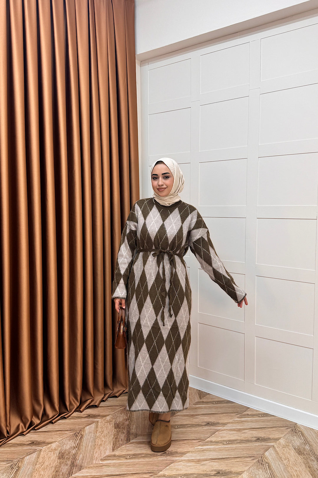 Baklava Desenli Triko Elbise Kahverengi 241300-KAHVERENGI