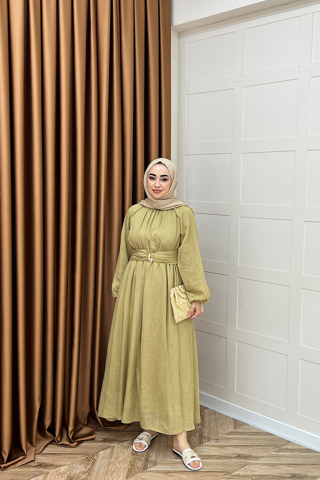 Angelina Broş Detay Elbise Yağ Yeşili 5168-YAGYESILI