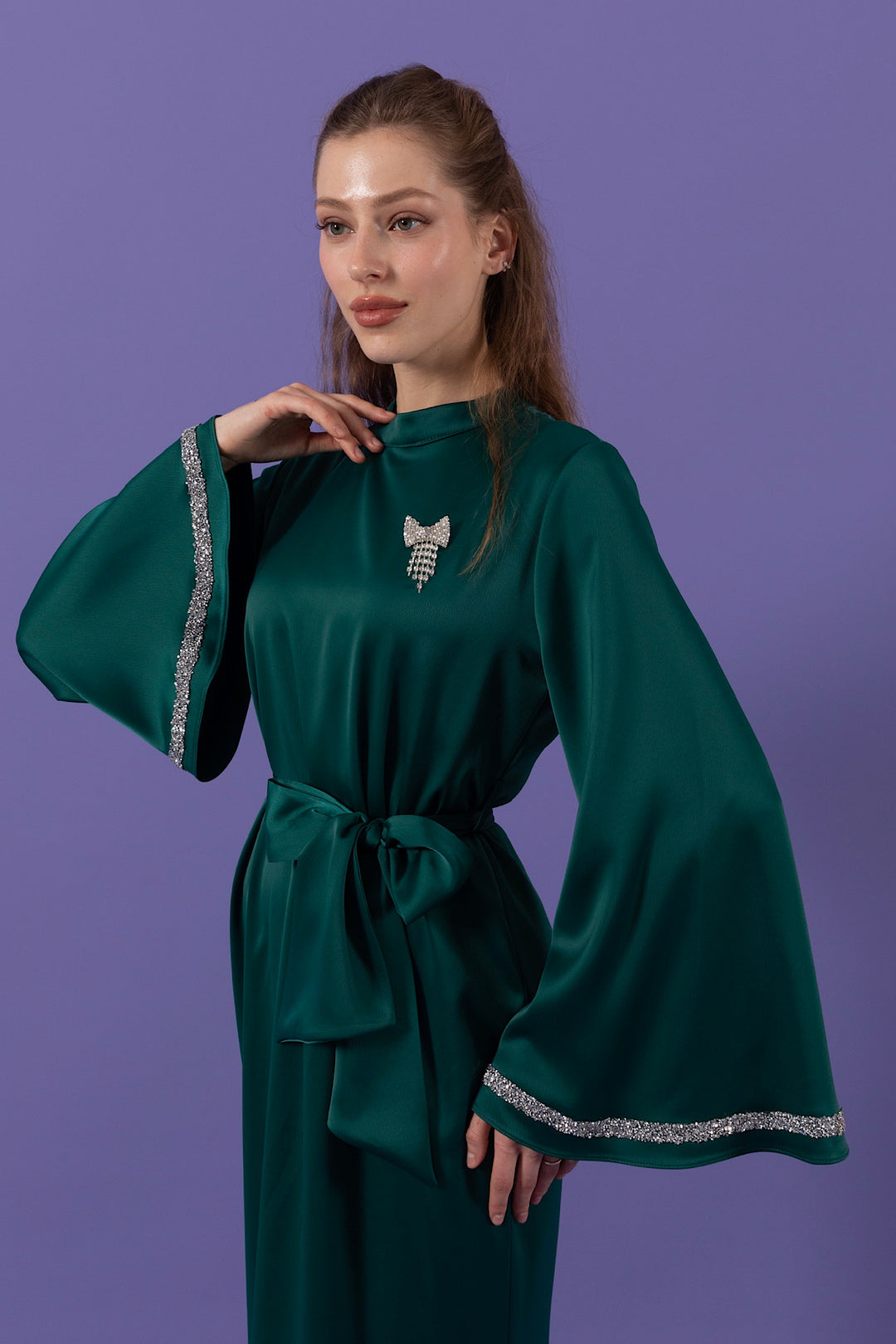 Kolları Taş Detay Saten Abiye Zümrüt 3011-ZUMRUT