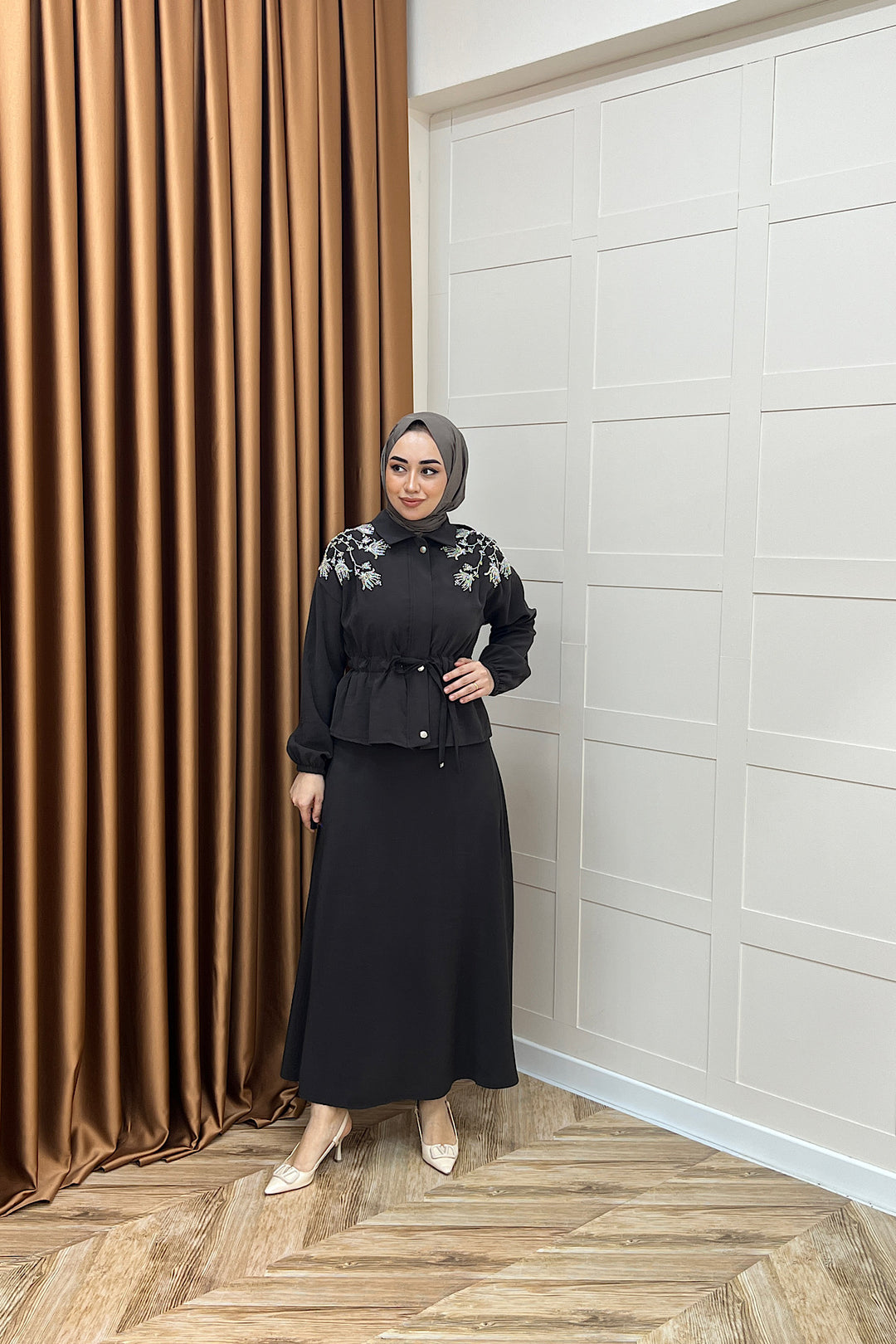 Laura Taş İşlemeli Etek Takım Kahverengi 02969-KAHVERENGI