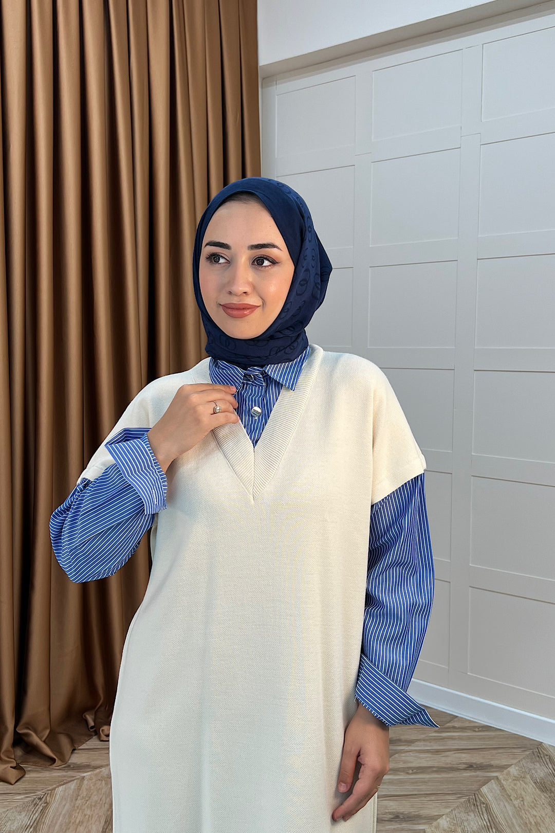 Samira Gömlek Detaylı Triko Elbise Krem 241110-KREM