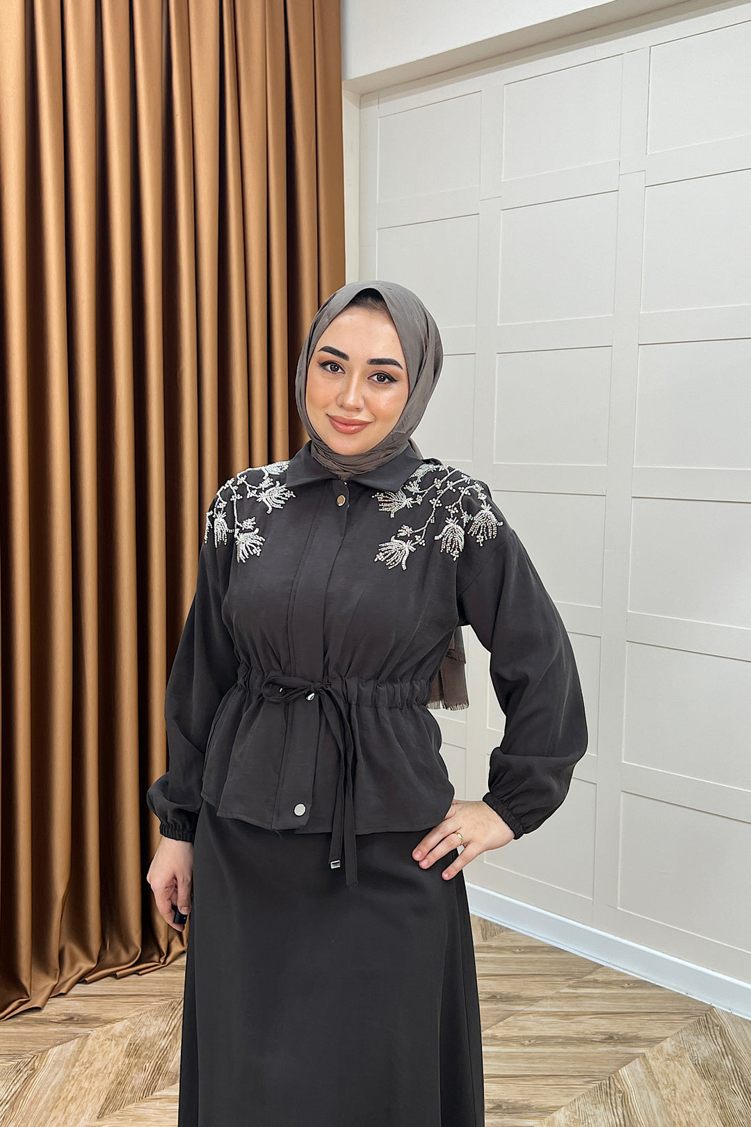 Laura Taş İşlemeli Etek Takım Kahverengi 02969-KAHVERENGI