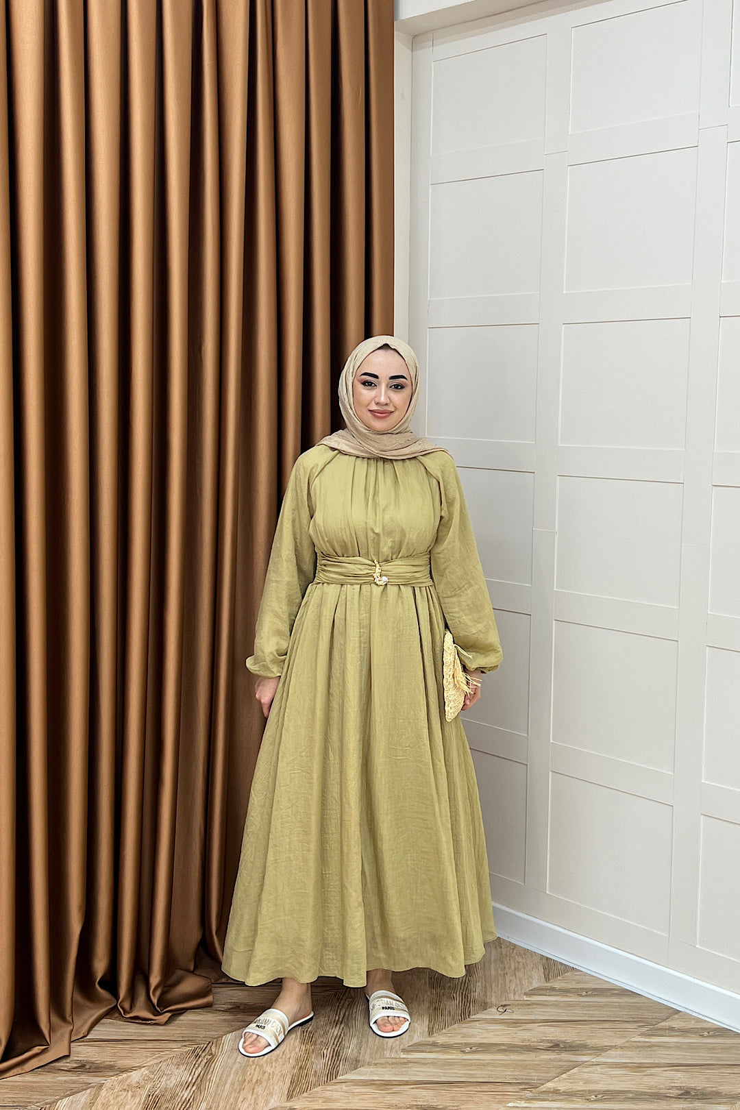 Angelina Broş Detay Elbise Yağ Yeşili 5168-YAGYESILI