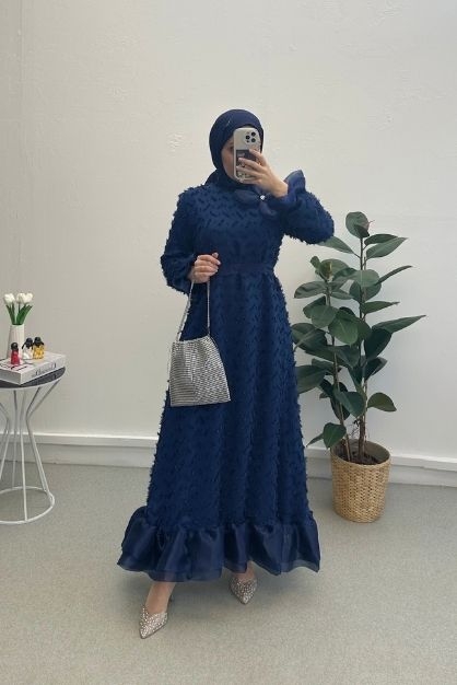Yakası Broşlu Feray Abiye Elbise Lacivert - 1